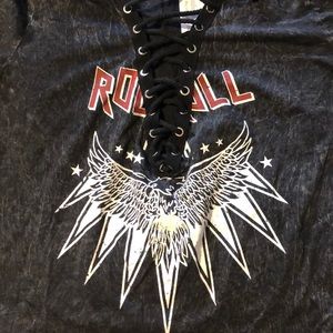 Rock n’ Roll tee with Front Lacing